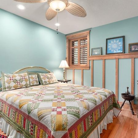 Falling Waters At Rumbling Bald Lake Lure Exterior photo