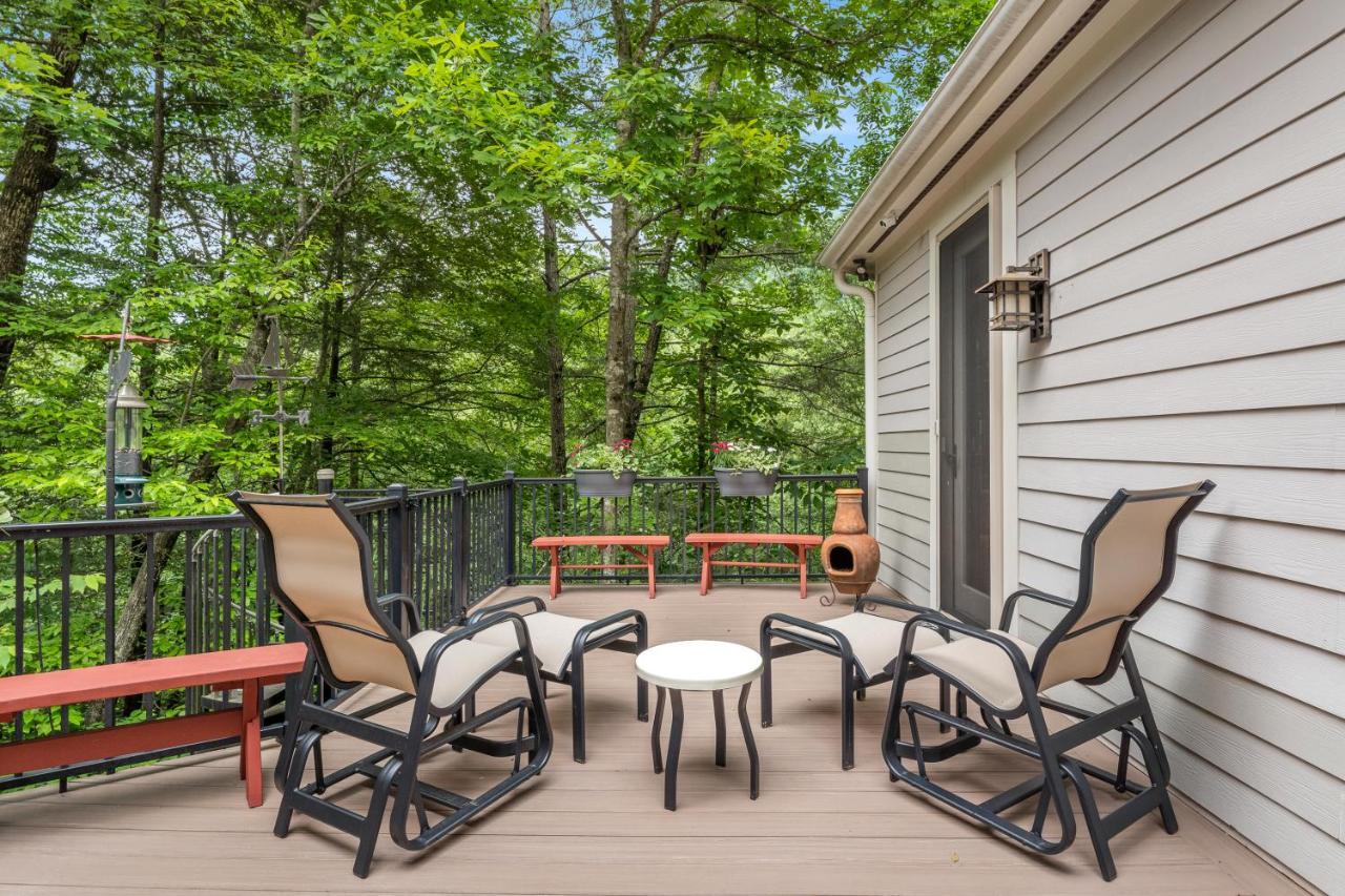 Falling Waters At Rumbling Bald Lake Lure Exterior photo