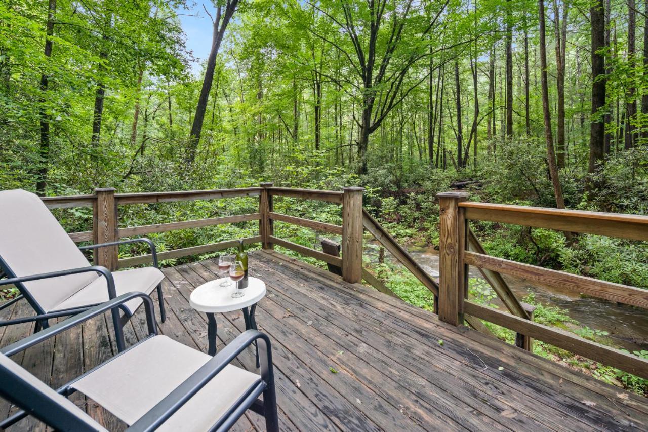 Falling Waters At Rumbling Bald Lake Lure Exterior photo