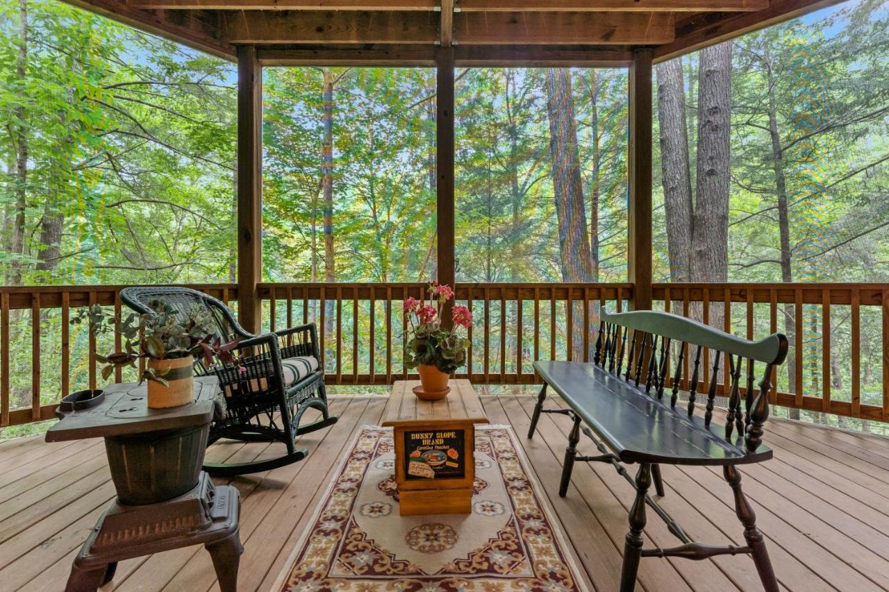 Falling Waters At Rumbling Bald Lake Lure Exterior photo